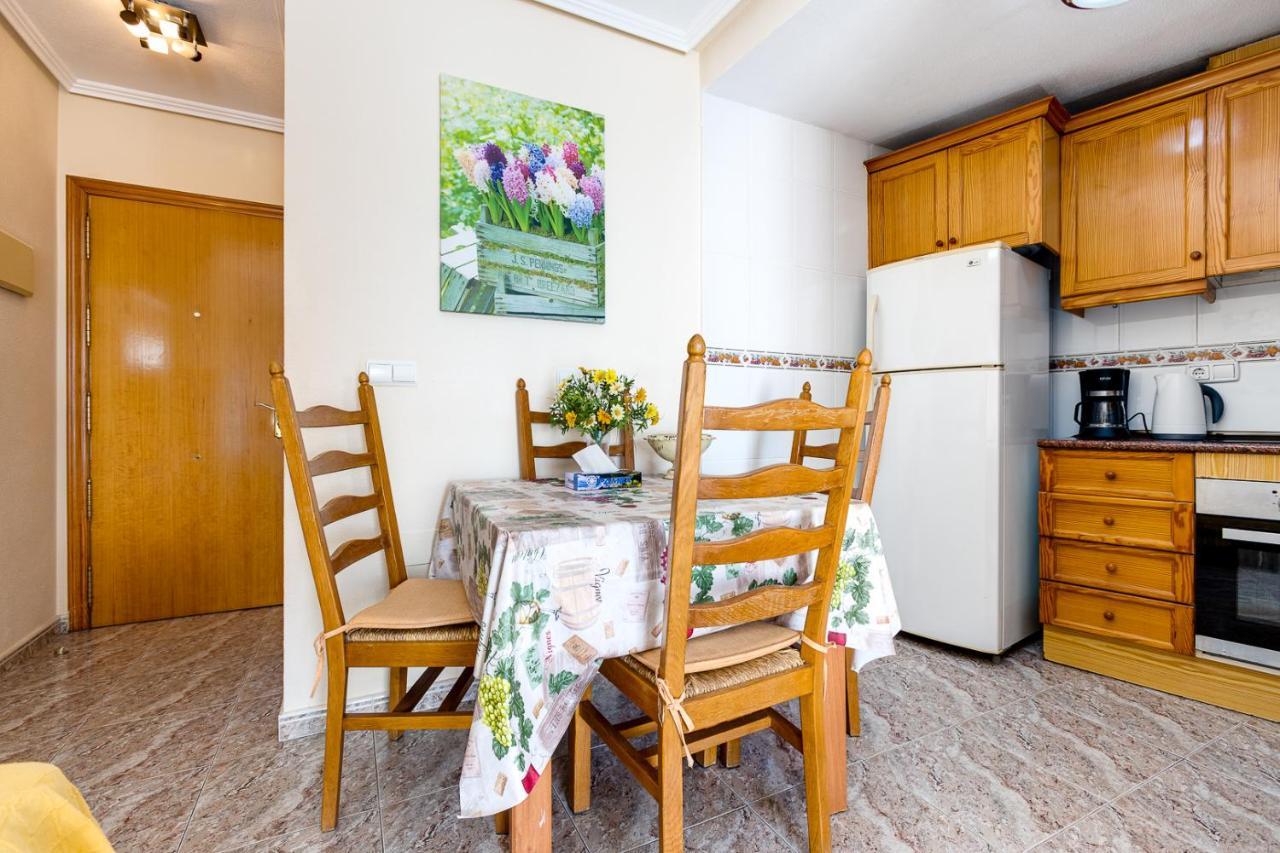 Apartament Caballero De Rodas Torrevieja Exterior photo